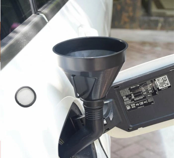 Auto Oil Funnel Plastic Injection Mould